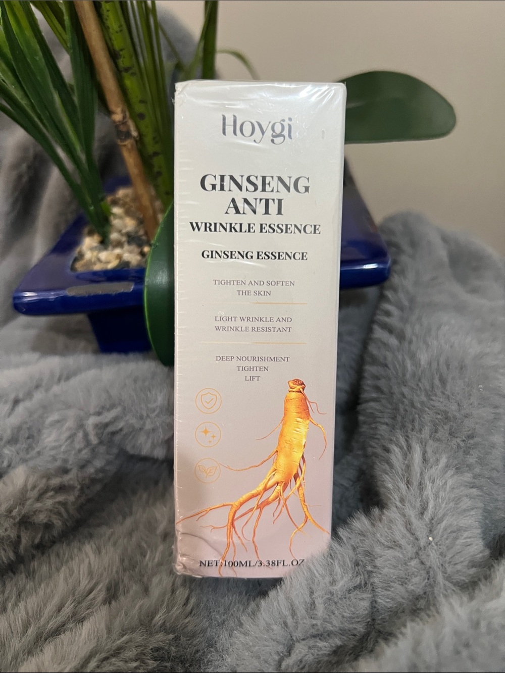 Ginseng Anti Wrinkle Essence - Cream & Gold Packaging